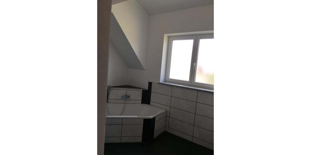 Dachgeschoßwohnung Dürrlauingen - 7 Zimmer, 175 m&sup2;, 1.300&euro; | Angebot:25509717