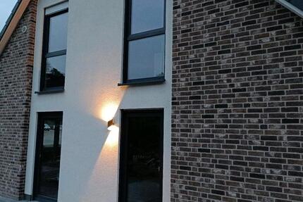 Einfamilienhaus mit großem Garten und Stellflächen für PKWs 4 zimmer