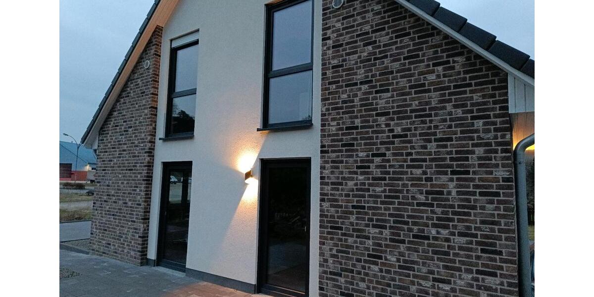 Einfamilienhaus mit großem Garten und Stellflächen für PKWs 4 zimmer