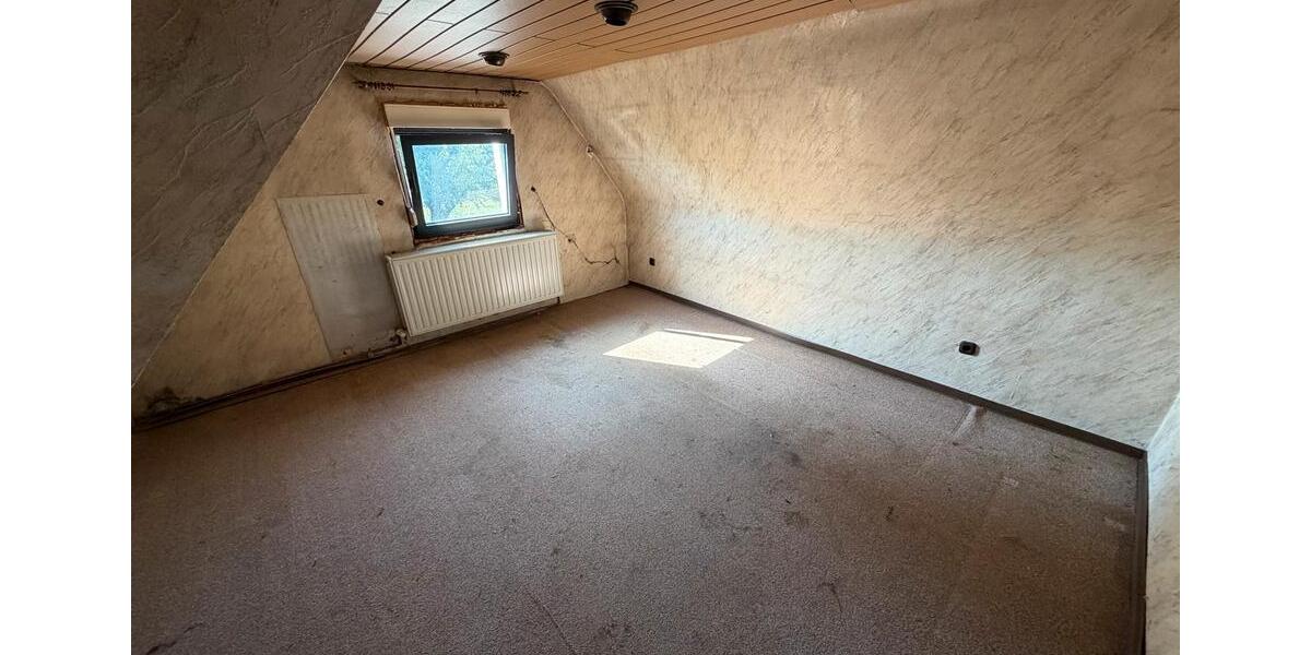 Einfamilienhaus Blieskastel - 6 Zimmer, 90 m&sup2;, 129.000&euro; | Angebot:27285445
