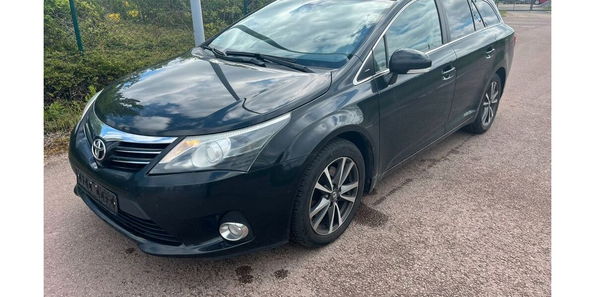 Toyota Avensis 307.002 km 4.800 &euro; Bernburg 06406