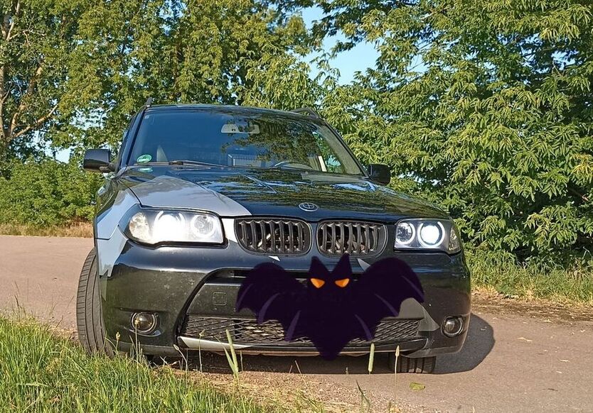 X3