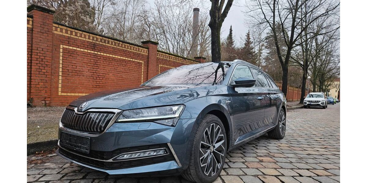 Skoda Superb 196.585 km 15.900 &euro; Berlin 12099