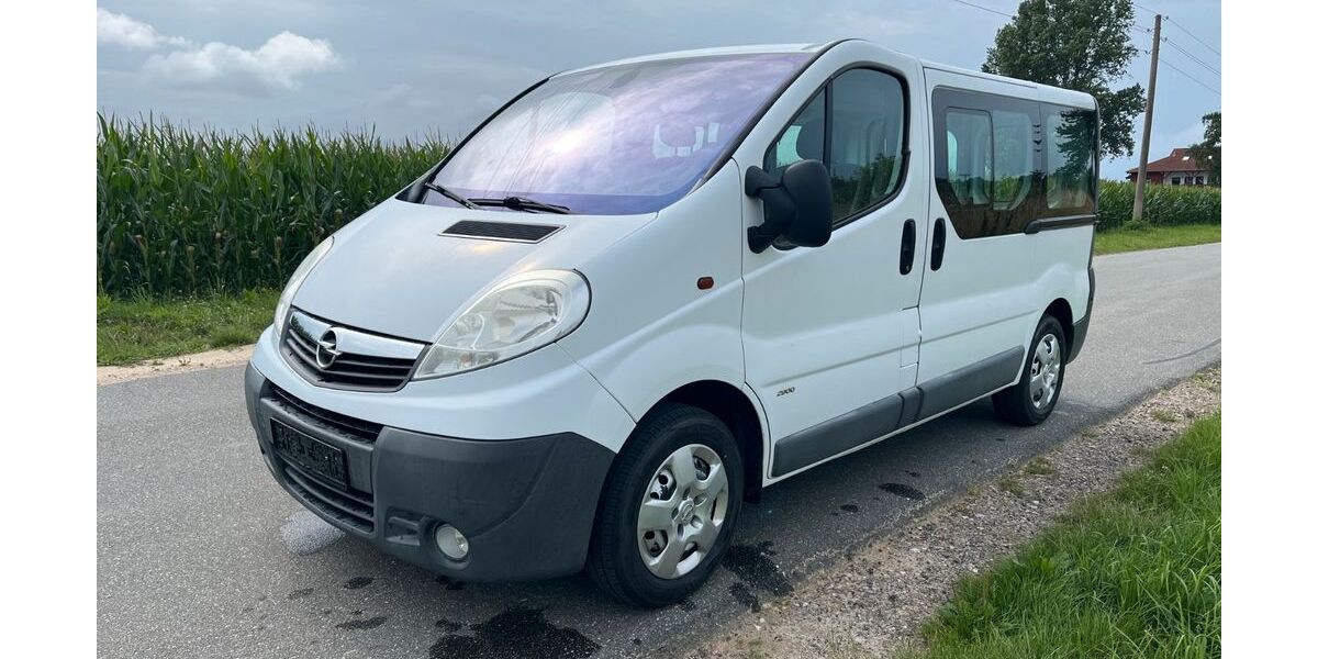 Opel Vivaro 182.500 km 9.950 &euro; Kühlungsborn 18225