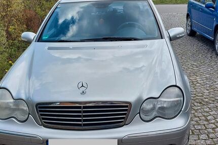 Mercedes-Benz C 180 278.000 km 1.350 &euro; Königsfeld 78126