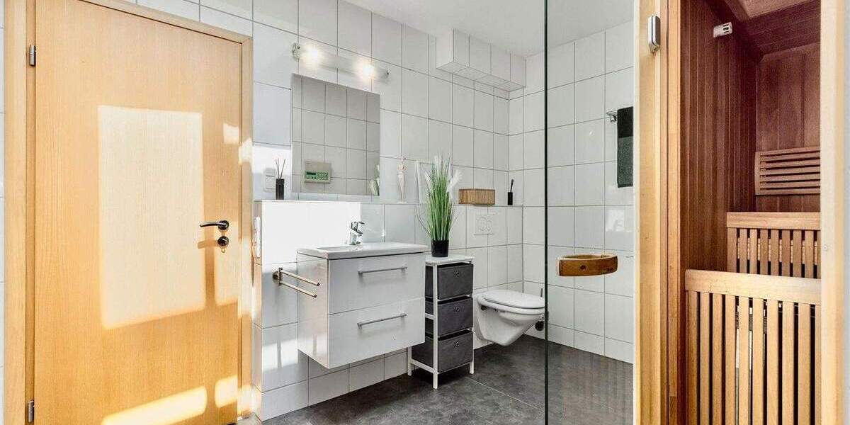 Großzügige 4-Zi-ETW mit privater Sauna & Dachterrasse - bezugsfertig und provisionsfrei 4 zimmer