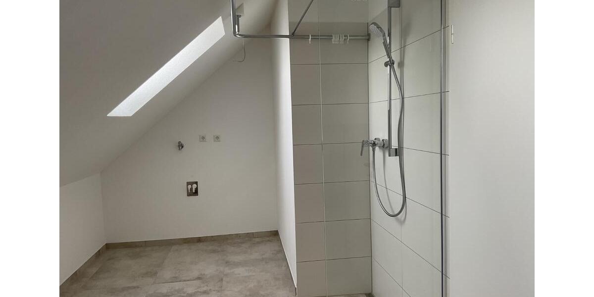 Dachgeschoßwohnung Neckarbischofsheim - 5 Zimmer, 93 m&sup2;, 930&euro; | Angebot:26654974