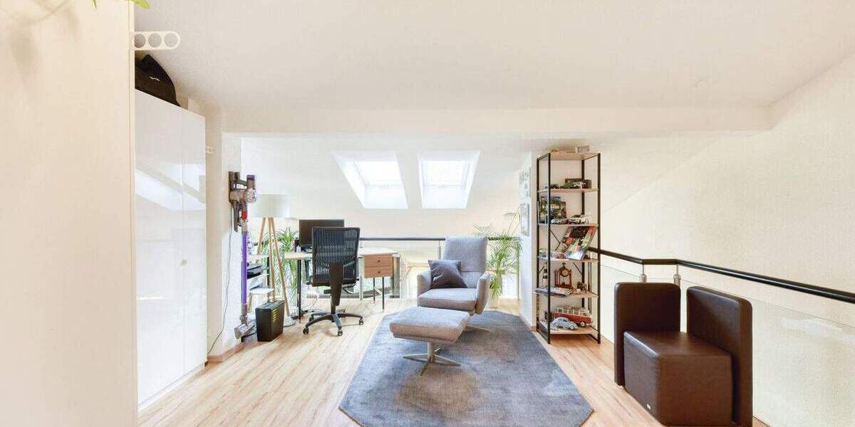 +++ 1-Fam.-RMH (WEG) - Garten, Terrasse, Balkon, Holzkamin - Galerie - inkl. EBK, Einzel-Garage & Kfz-Stellplatz +++ 4 zimmer