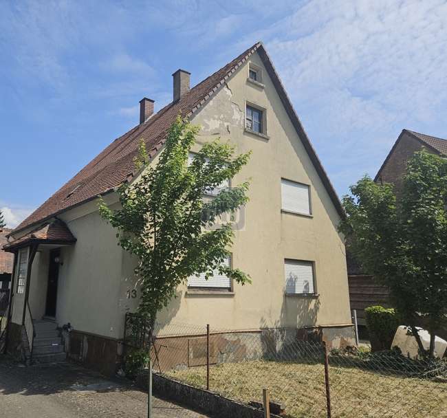 Haus zum Kaufen in Stutensee-Staffort 155.000 € 136 m²