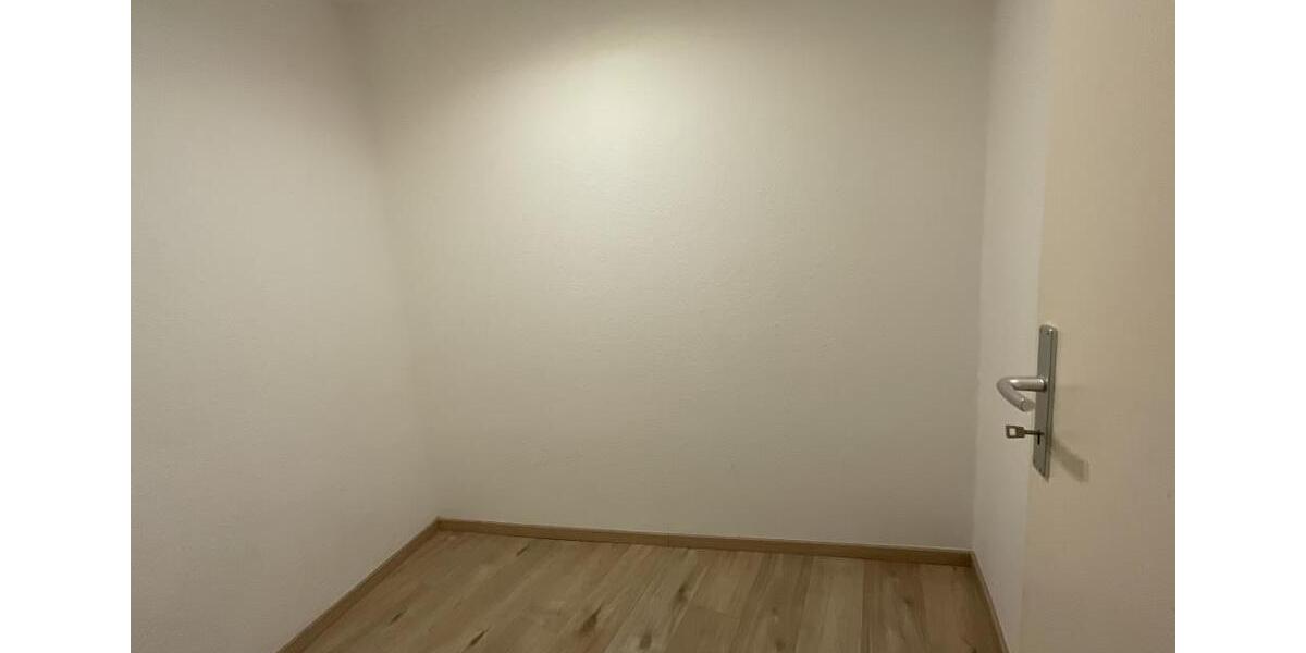 Helle 4-ZKB-Balkonwohnung im Hochhaus in Heppens zu vermieten! 4 zimmer