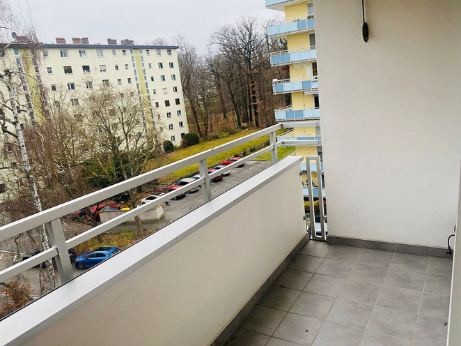 2 Zimmer Wohnung - kernsaniert - inkl. neuer Einbauküche - 1- Schwaig Bei Nürnberg Nürnberg | Angebot:24808426