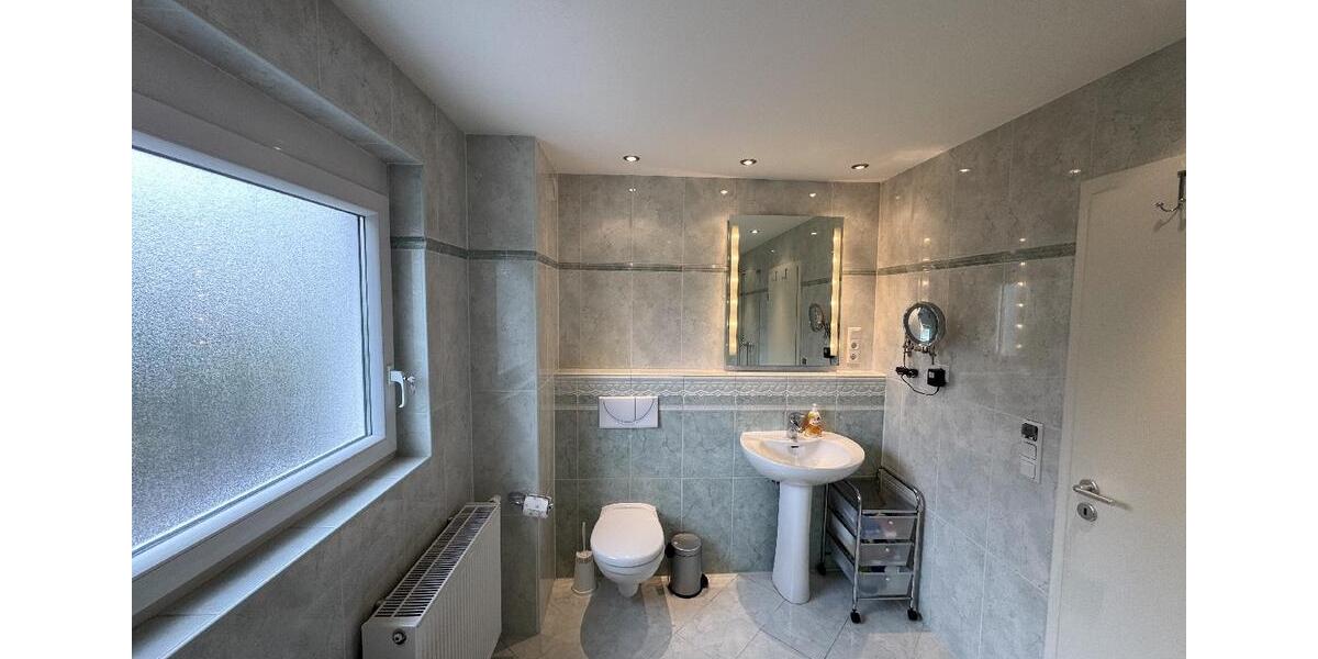 Doppelhaushälfte Königswinter - 4 Zimmer, 124 m&sup2;, 1.700&euro; | Angebot:25143043