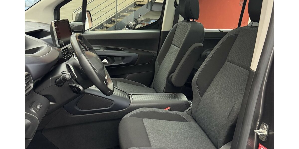 Peugeot Rifter Rollstuhlumbau Allure HDi 130 EAT CarPlay 26.800 km 27.220 &euro; Lich 35423