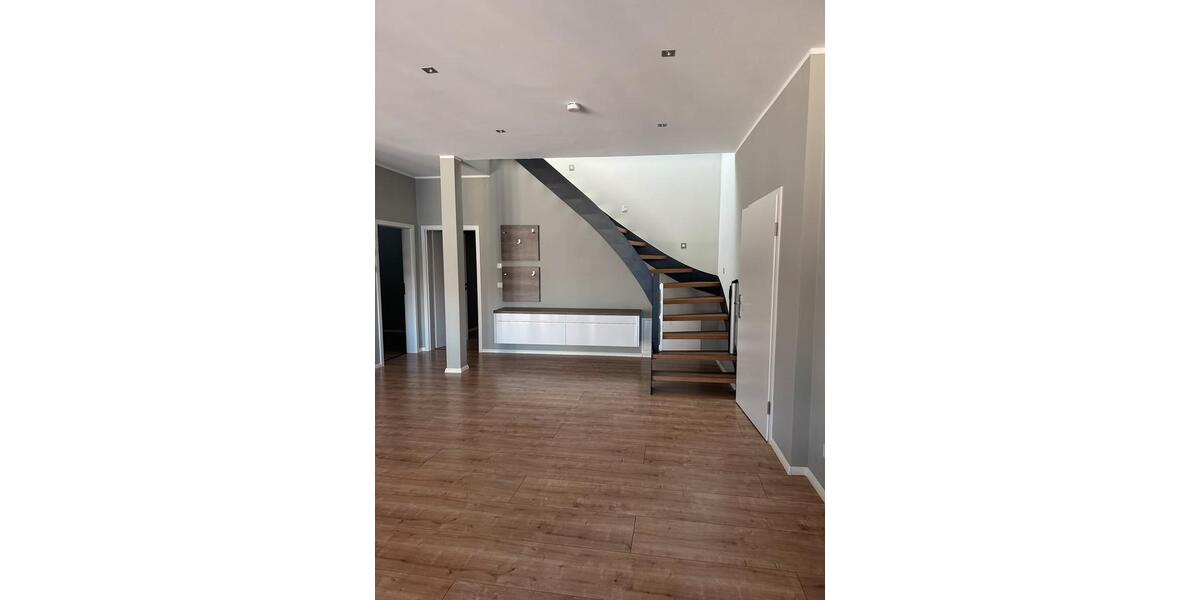 Einfamilienhaus Quakenbrück - 3 Zimmer, 160 m&sup2;, 1.600&euro; | Angebot:24691662