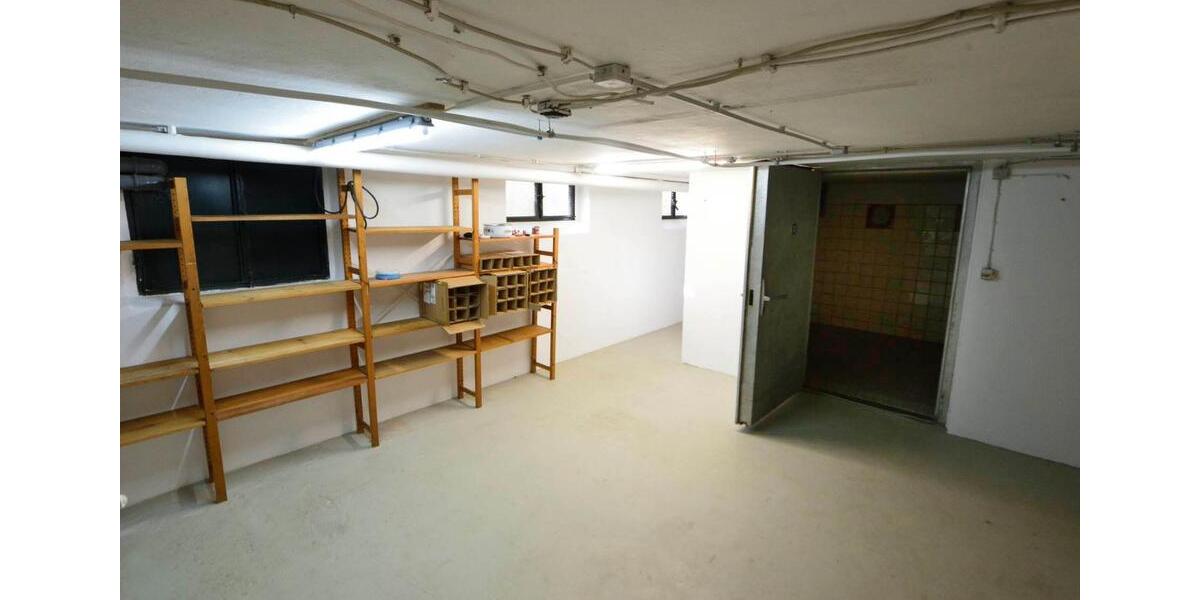 Etagenwohnung Lohmar - 5 Zimmer, 227 m&sup2;, 2.050&euro; | Angebot:24837986