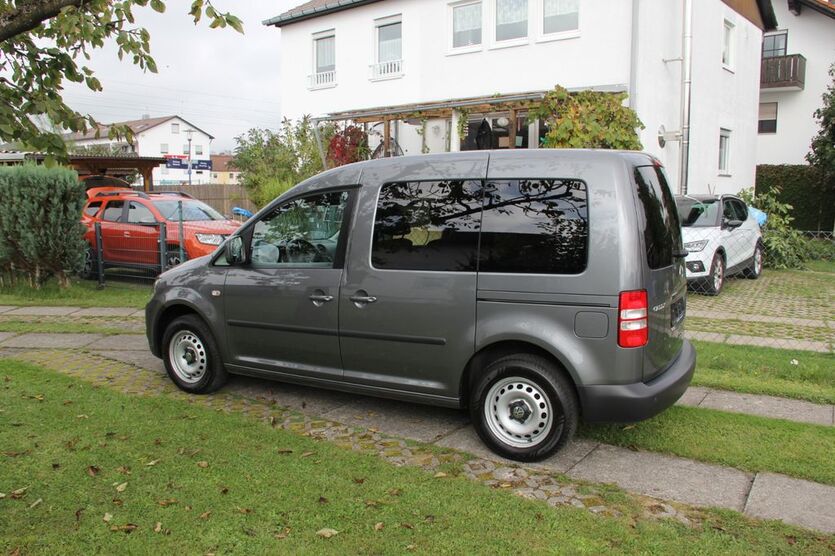 VW Caddy 48.871 km 11.790 € Gilching bei München 82205