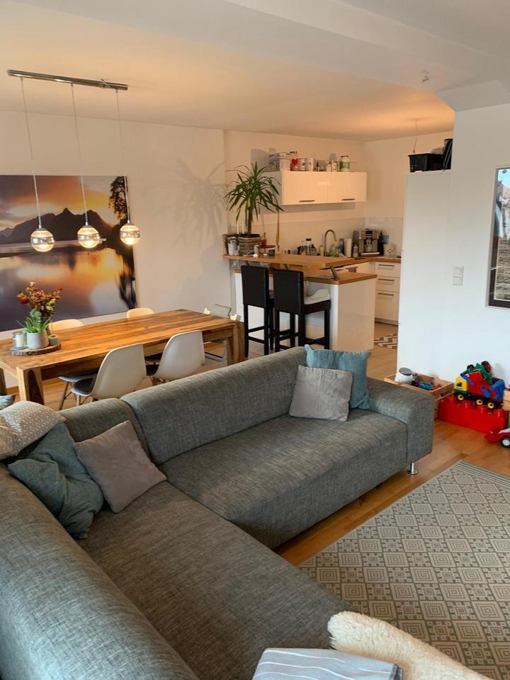 TRAUMHAFTE 3-ZIMMER-WOHNUNG mit Außenstellplatz zimmer