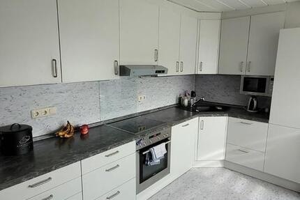 Stilvolle, gepflegte 5-Zimmer-Wohnung mit Balkon und EBK in Nürnb 5 zimmer