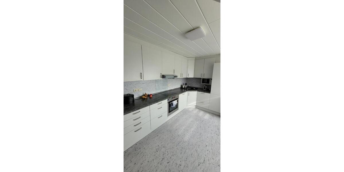 Stilvolle, gepflegte 5-Zimmer-Wohnung mit Balkon und EBK in Nürnb 5 zimmer