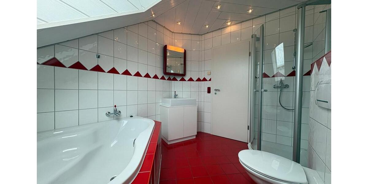 Dachgeschoßwohnung Kronach - 4 Zimmer, 81 m&sup2;, 860&euro; | Angebot:26646675