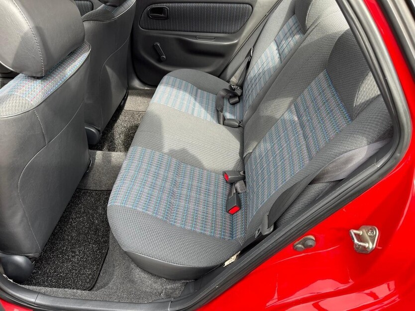 Corolla Liftback E10 ; 1.3 XLI ; 16V