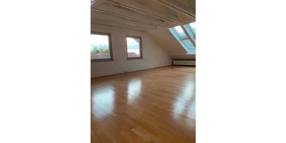 Dachgeschoßwohnung Straßkirchen - 3 Zimmer, 100 m&sup2;, 650&euro; | Angebot:26161568