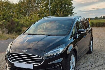 Ford S-Max 71.544 km 25.900 € Grefrath 47929