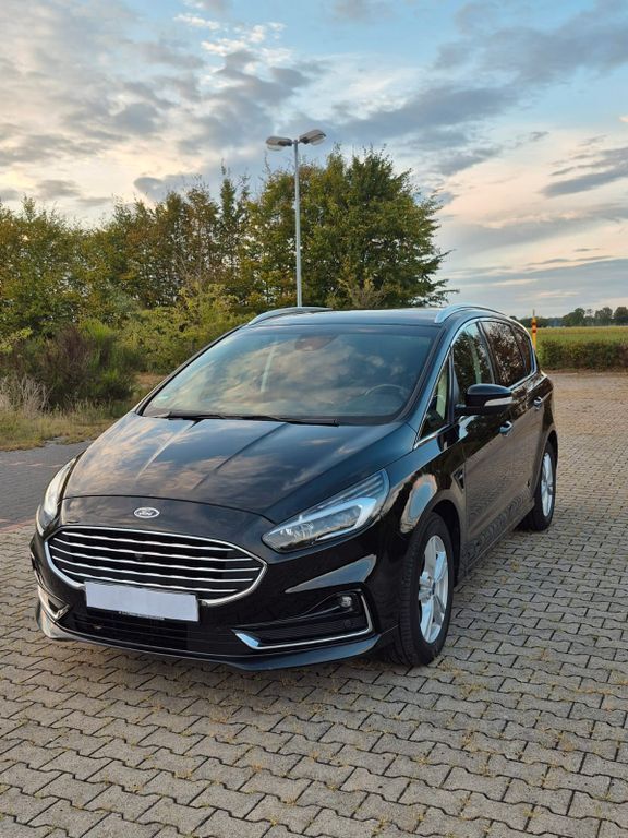 Ford S-Max 71.544 km 25.900 € Grefrath 47929