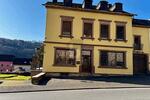 CHARMANTES HAUS MIT BLICK AUF SCHLOSS MALBERG - Einfamilienhaus Malberg | Angebot:26109642