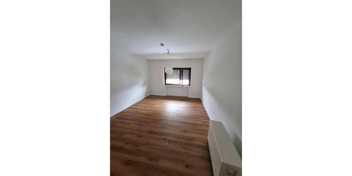 Einfamilienhaus Leun - 1 Zimmer, 133 m&sup2;, 1.090&euro; | Angebot:25223224