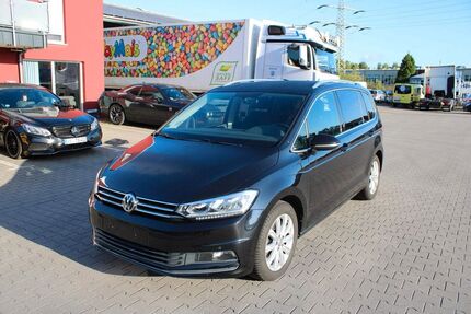 VW Touran 102.565 km 17.300 € Marl 45768