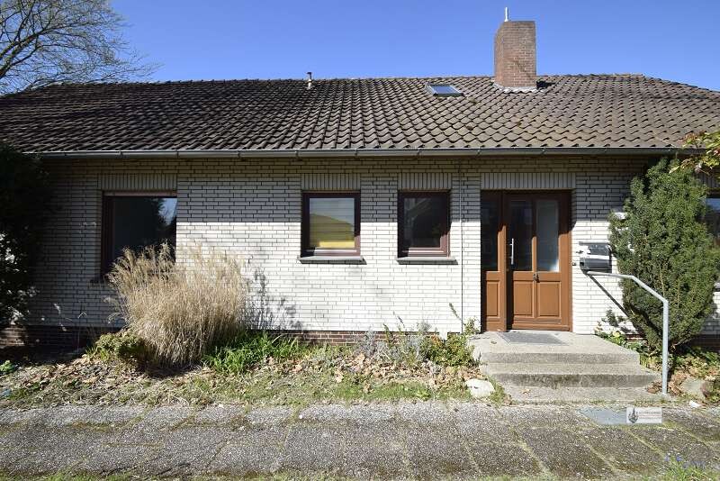 Großes Einfamilienhaus mitten im Zentrum von Kirchweyhe mit großem Garten und Garage - Einfamilienhaus Weyhe | Angebot:26232565