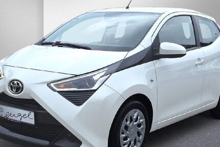Toyota Aygo (X) 17.100 km 11.444 &euro; Wunsiedel 95632