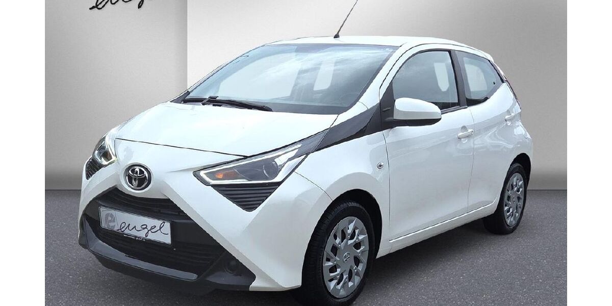 Toyota Aygo (X) 17.100 km 11.444 &euro; Wunsiedel 95632