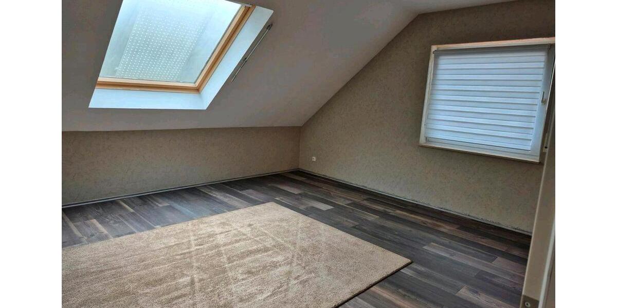 Einfamilienhaus Wächtersbach - 7 Zimmer, 260 m&sup2;, 2.400&euro; | Angebot:26359348
