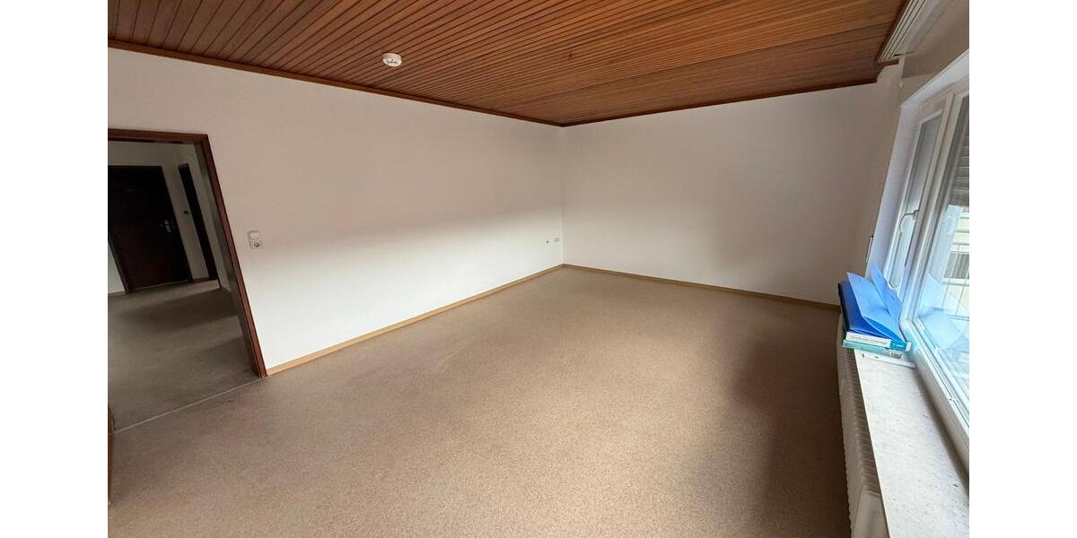 Ab sofort frei: Großzügige, renovierte 4-Zimmer-Wohnung (ca. 115 4 zimmer