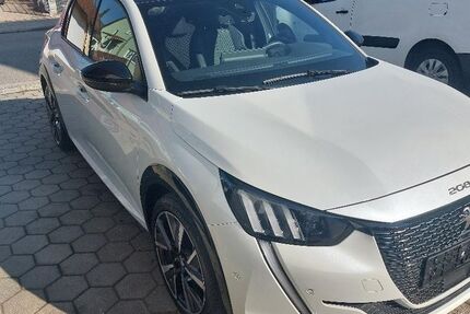 Peugeot 208 8.900 km 16.999 &euro; Hebertshausen bei Dachau 85241