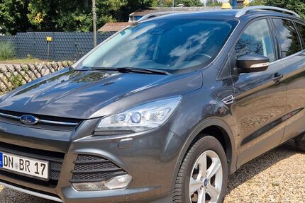 Ford Kuga 89.000 km 10.900 € Langerwehe 52379