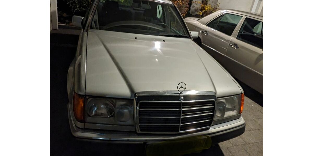 Mercedes-Benz 300 140.879 km 12.787 &euro; Gau-Algesheim 55435