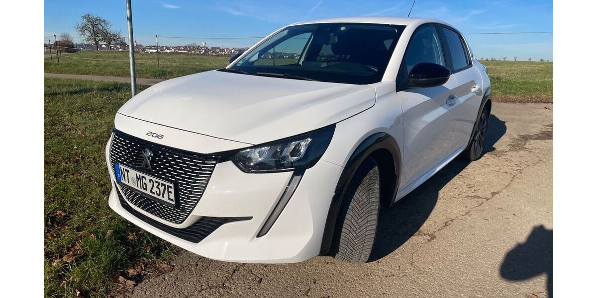 Peugeot e-208 33.000 km 16.500 &euro; Altenriet 72657
