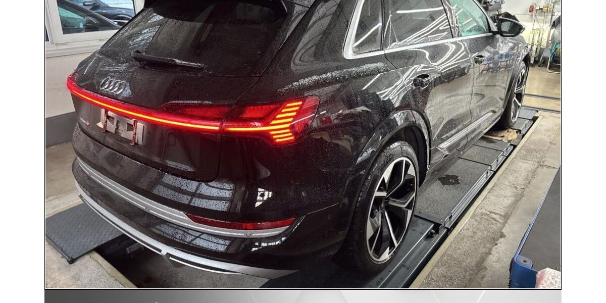 Audi e-tron 52.000 km 40.570 &euro; Helmstedt 38350