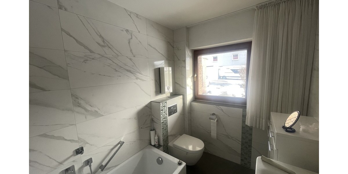 Freistehendes Einfamilienhaus in ruhiger Wohnlage mit Garten und Doppelgarage - Einfamilienhaus Königswinter Thomasberg | Angebot:24846561