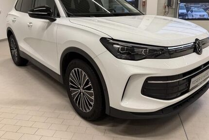 VW Tiguan 25.070 km 34.990 &euro; Dessau-Roßlau 06842