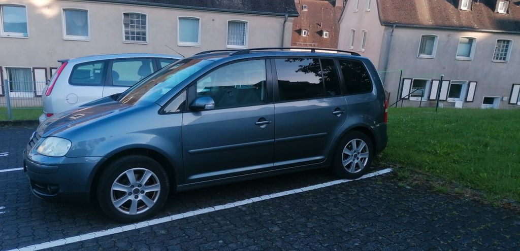 VW Touran 350.000 km 2.300 &euro; Siegen 57078
