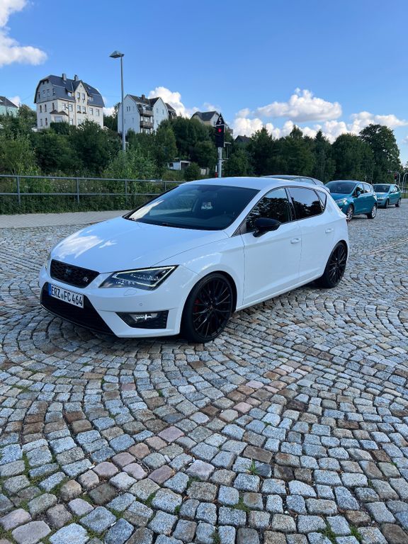Seat Leon 199.999 km 9.800 € Thalheim 09380