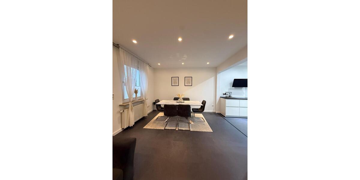 Einfamilienhaus Warendorf - 8 Zimmer, 2 m&sup2;, 2.200&euro; | Angebot:24858437