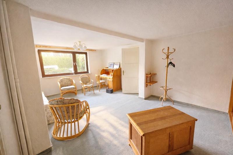 Seltene Gelegenheit in Hamburg-Jenfeld: Zweifamilienhaus mit vielfältigen Nutzungsmöglichkeiten ! - Zweifamilienhaus Hamburg Jenfeld | Angebot:26296606