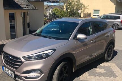 Hyundai TUCSON 95.000 km 14.900 &euro; Kreuztal 57223