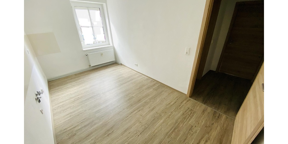 Modernes Bad und Balkon - 4 Raum Wohnung mit Wanne und Dusche zu vermieten! - Etagenwohnung Gera Alt-Bieblach | Angebot:27224966