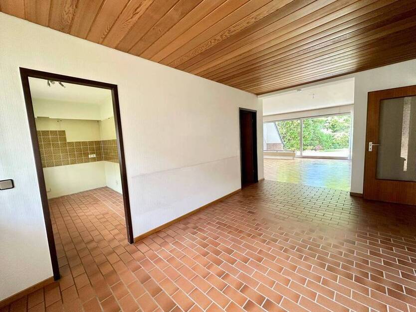 Familienfreundliches Reihenendhaus: 4 SchlafZimmer, Garten, Garage mit viel Platz & Potenzial